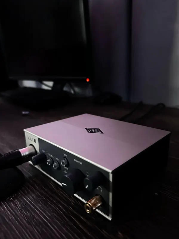 Аудиоинтерфейс Universal Audio Volt